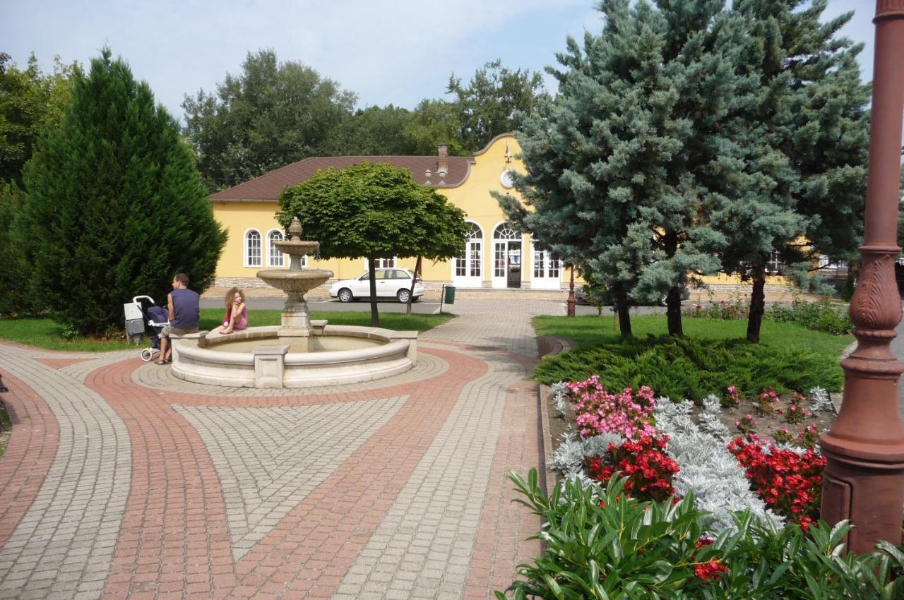 Balaton Art Guesthouse Балатонсемеш Екстер'єр фото