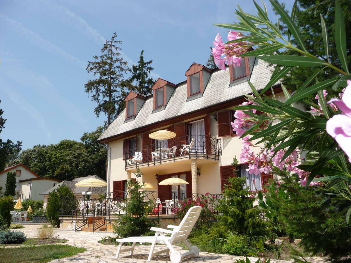 Balaton Art Guesthouse Балатонсемеш Екстер'єр фото