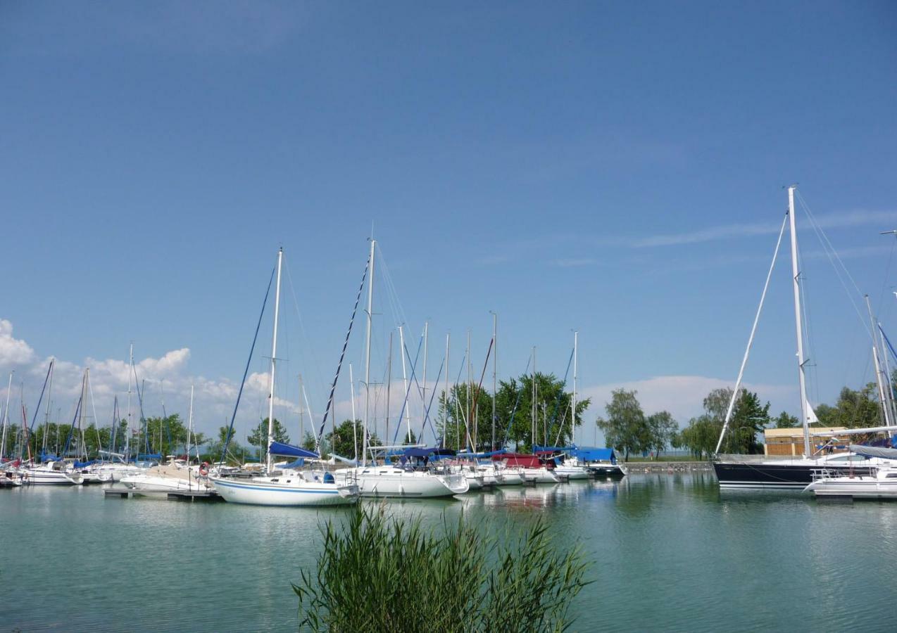 Balaton Art Guesthouse Балатонсемеш Екстер'єр фото